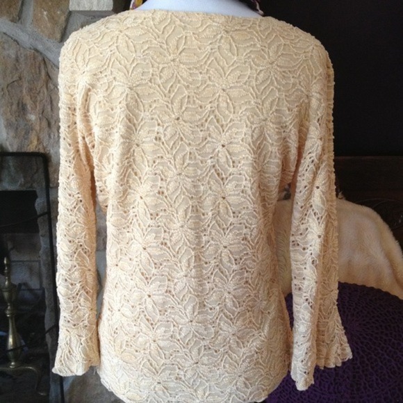 Dress Barn Tan flower design top - Picture 4 of 4